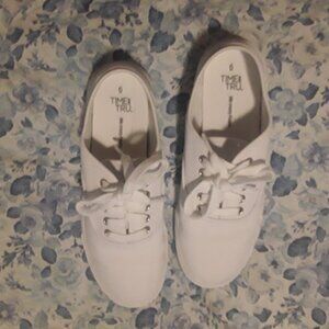 Time & TRU memory foam, white canvas sneakers. Womens size 6 (worn once)